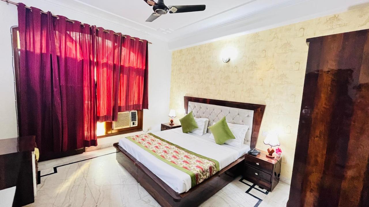 Hotel Starline Sector 28 Gurgaon Eksteriør billede