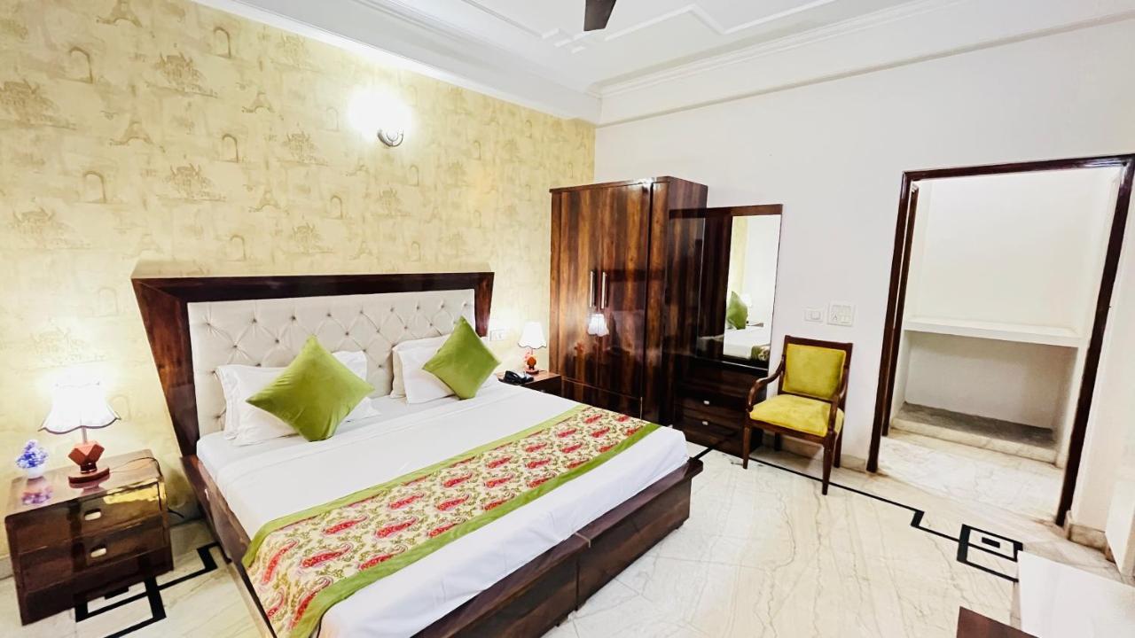 Hotel Starline Sector 28 Gurgaon Eksteriør billede