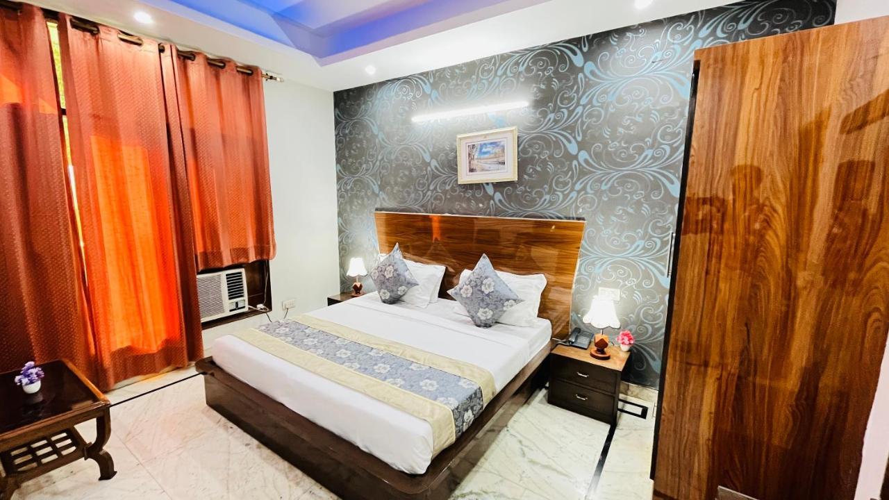Hotel Starline Sector 28 Gurgaon Eksteriør billede