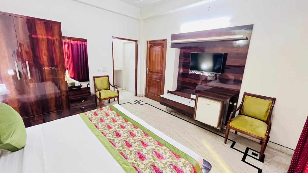 Hotel Starline Sector 28 Gurgaon Eksteriør billede