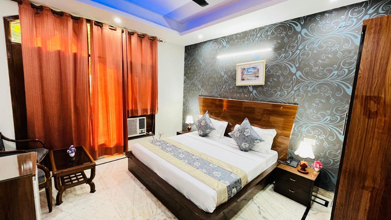 Hotel Starline Sector 28 Gurgaon Eksteriør billede